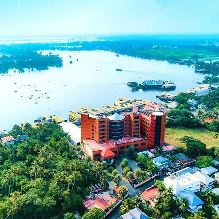 Ramada By Wyndham Alleppey Alappuzha Exterior foto