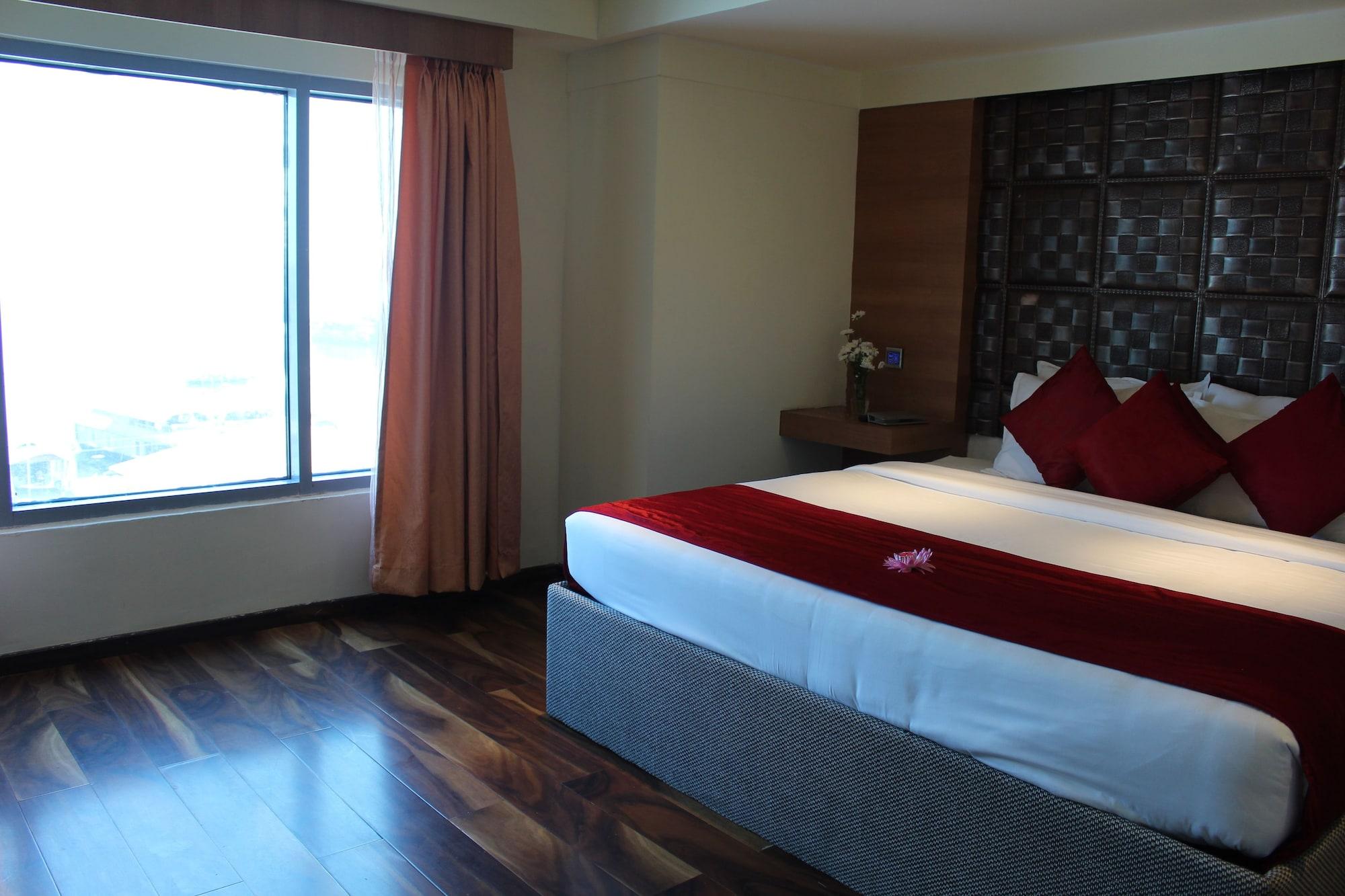 Ramada By Wyndham Alleppey Alappuzha Exterior foto
