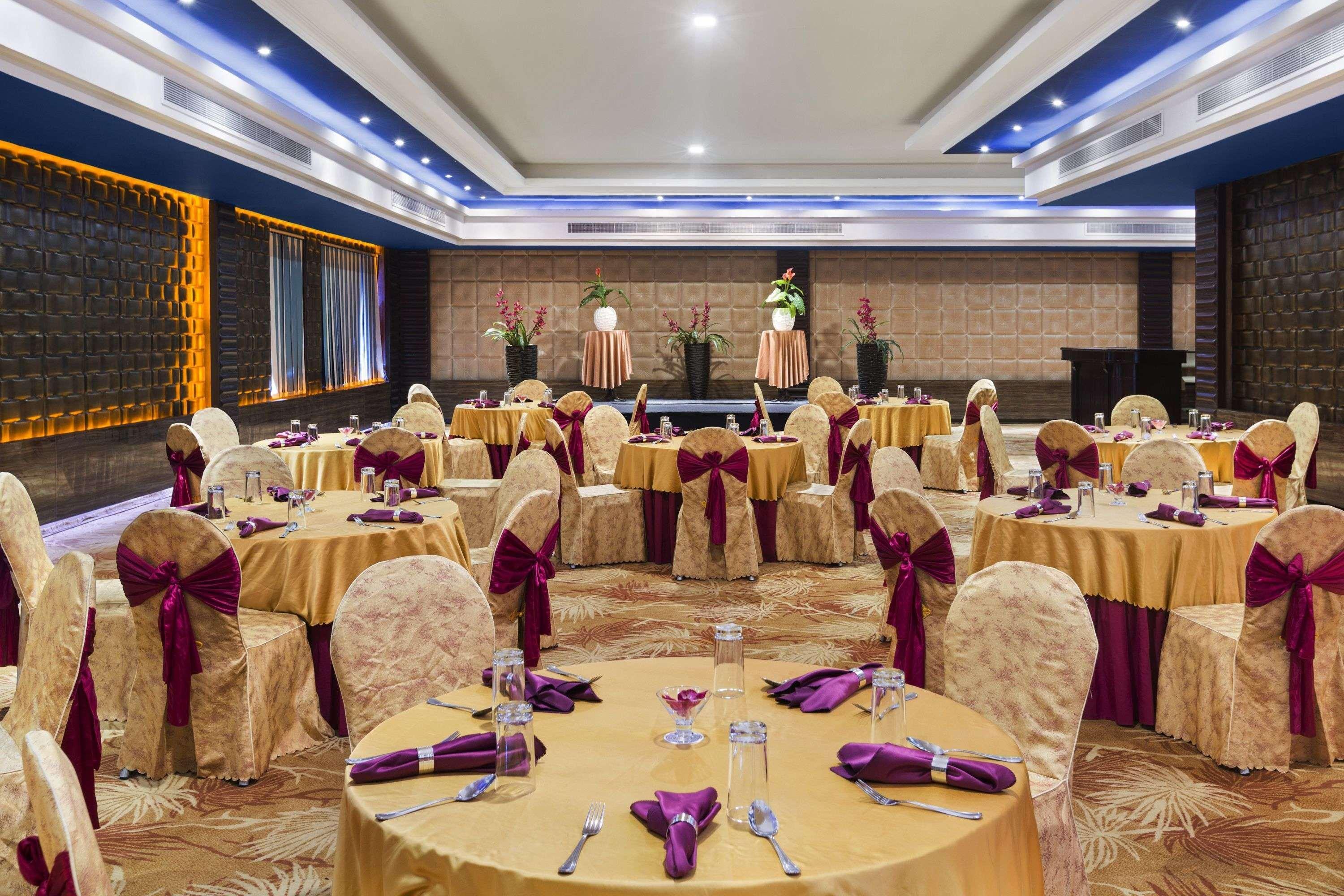 Ramada By Wyndham Alleppey Alappuzha Exterior foto