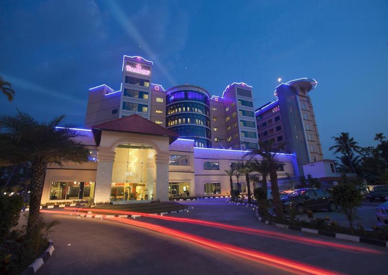 Ramada By Wyndham Alleppey Alappuzha Exterior foto